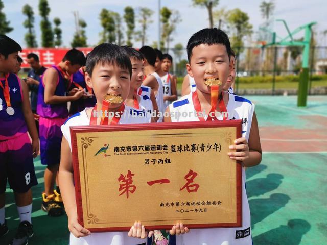 实力碰撞！篮球比赛中球队角逐金牌