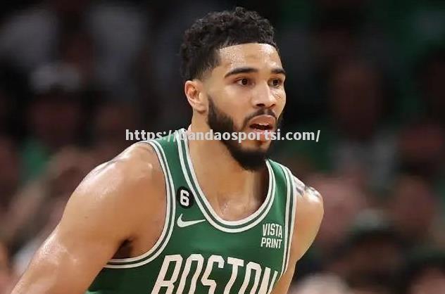 NBA历史名将风采，传奇战绩永恒传颂